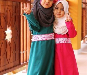 150528010531383 300x258 اروع صور اطفال محجبين للفيس بوك, صور اطفال محجبين photos girls , cute kids hijab