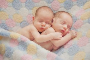 5. Twins by Evgeniya Semenova 300x200 صور اطفال ملائكه, صغار صور اطفال توائم, Babes photo