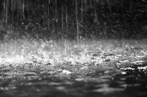 Raining 300x199 صور شتاء ومطر جديدة, الشتاء حزين الحب رومانسي بارد, صور سقوط امطار ,اغلفة مطر