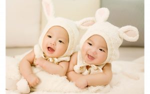 cute twin babies wide 300x188 صور اطفال ملائكه, صغار صور اطفال توائم, Babes photo