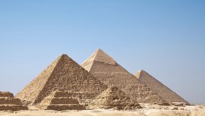 maxresdefault 1 48 300x169 صور عجائب الدنيا السبع , اهرامات الجيزة احد عجائب الدنيا السبعة جميلة جدا اهرامات مصر