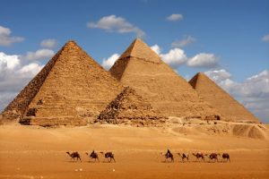 pyramids of giza 408476 300x200 صور عجائب الدنيا السبع , اهرامات الجيزة احد عجائب الدنيا السبعة جميلة جدا اهرامات مصر