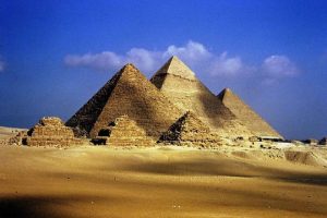5 38 300x200 صور الاهرامات في الجيزة , صور السياحة في مصر