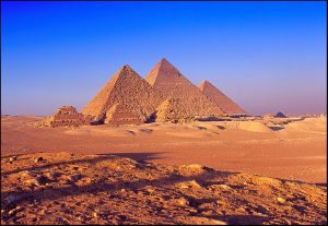 6 39 300x207 صور الاهرامات في الجيزة , صور السياحة في مصر
