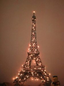 برج إيفل باريس بالصور 5 337x450 225x300 صور حرف a مع t , صور a و t رومانسية حب