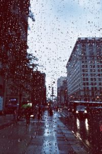 خلفيات عن المطر 3 300x450 200x300 صور خلفيات امطار في الشوارع , خلفيات رمزيات امطار في النوافذ