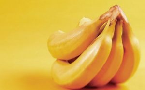 صور فاكهة الموز 4 450x281 300x187 صور الموز كخلفيات واتس اب , رمزيات فايبر وفيس بوك لفاكهة الموز